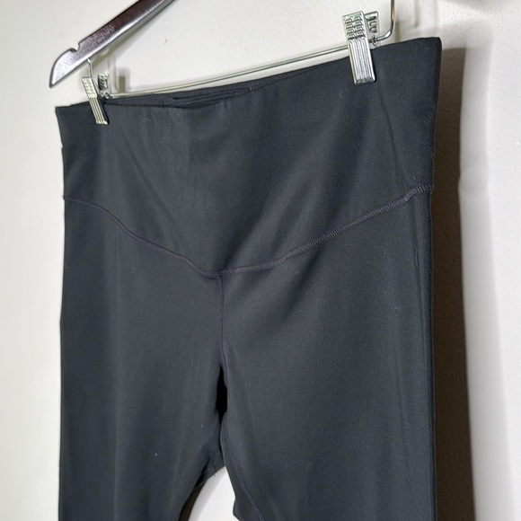 Nike Women's Dri-FIT Capri Length Leggings Athleisure in Black Size 1X - Picture 2 of 7